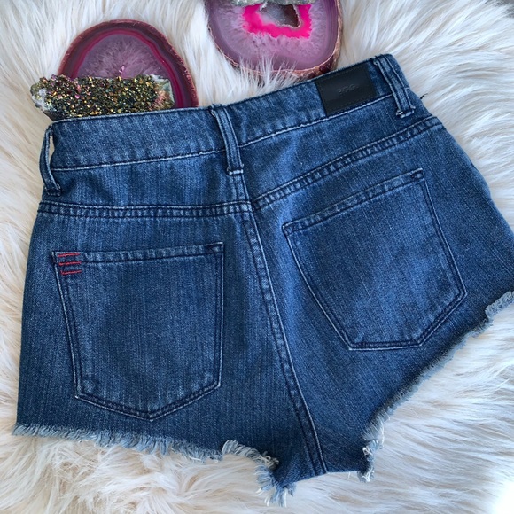 BDG High Rise Cheeky Short Size 25 - Picture 2 of 3